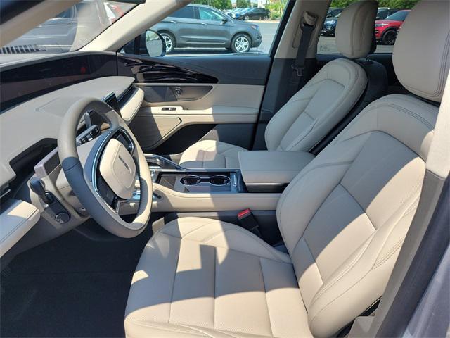 Photo of 2025 Lustrous Gray Metallic Lincoln Nautilus