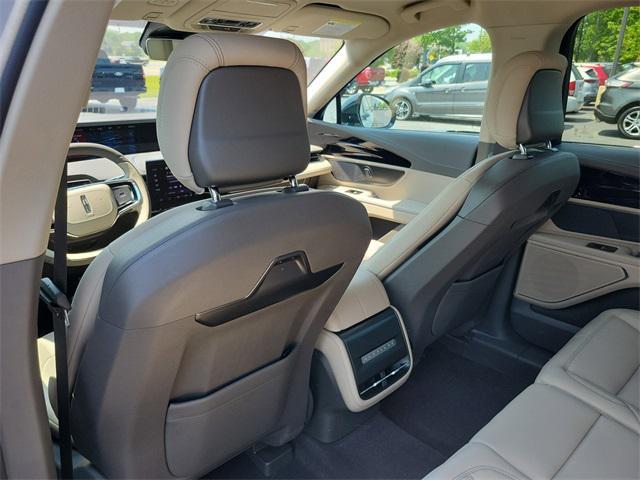 Photo of 2025 Lustrous Gray Metallic Lincoln Nautilus
