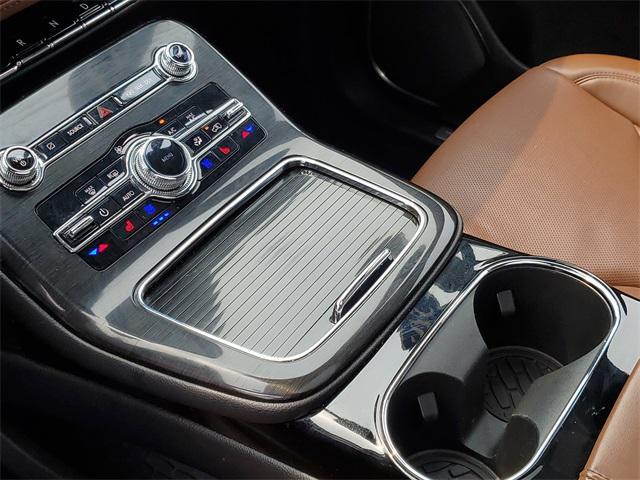 Photo of 2023 Pristine White Metallic Tri-Coat Lincoln Nautilus