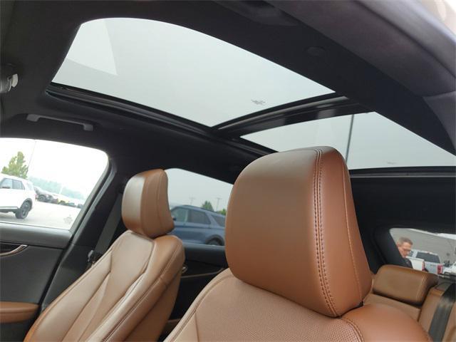 Photo of 2023 Pristine White Metallic Tri-Coat Lincoln Nautilus