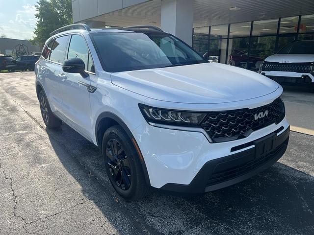 Photo of 2023 Glacial White Pearl Kia Sorento