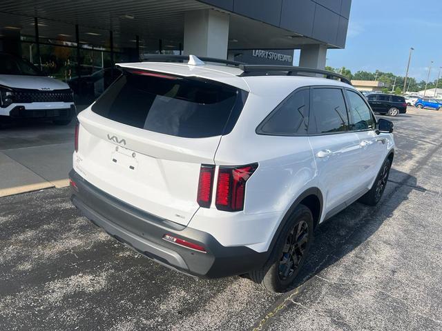 Photo of 2023 Glacial White Pearl Kia Sorento