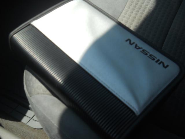 Photo of 2008 grey Nissan Sentra