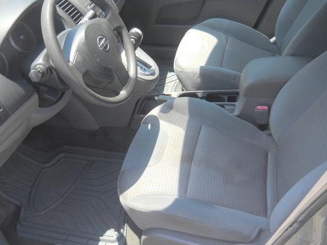 Photo of 2008 grey Nissan Sentra