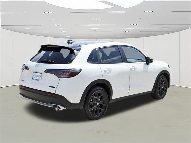Photo of 2025 White Honda HR-V