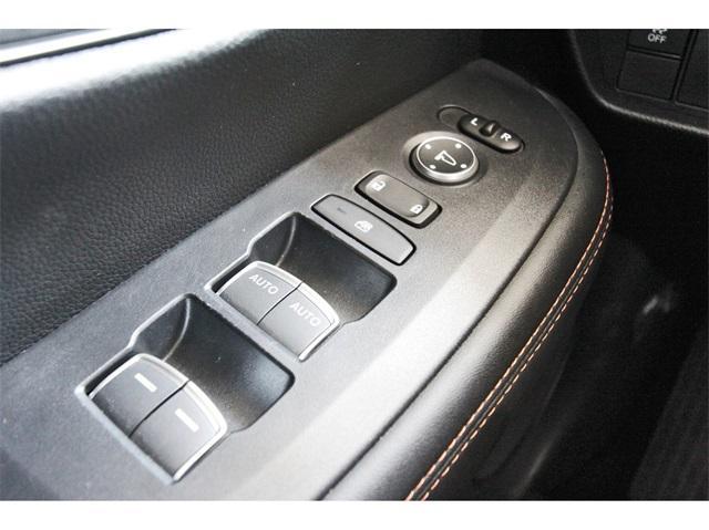 Photo of 2025 White Honda HR-V