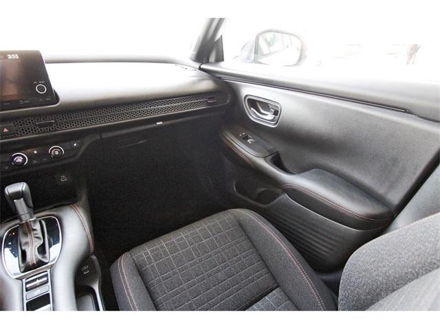 Photo of 2025 White Honda HR-V