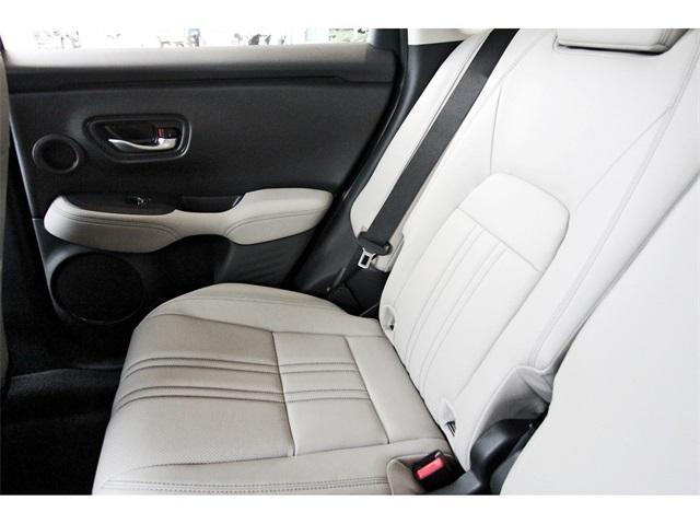 Photo of 2026 Platinum White Pearl Honda HR-V