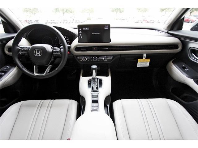 Photo of 2026 Platinum White Pearl Honda HR-V