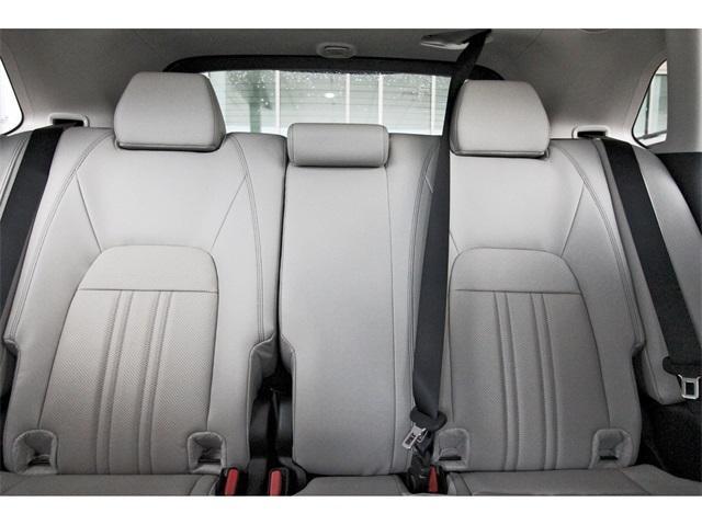 Photo of 2026 Platinum White Pearl Honda HR-V