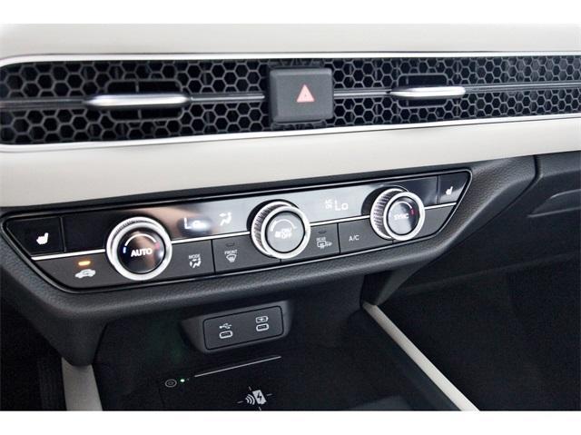 Photo of 2026 Platinum White Pearl Honda HR-V