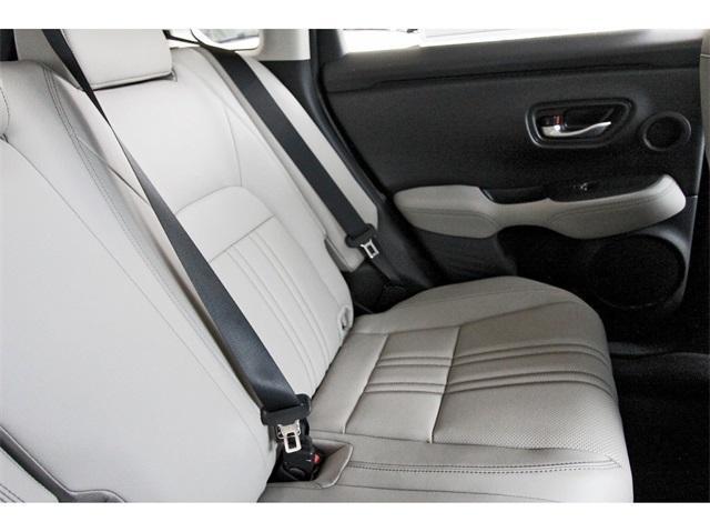 Photo of 2026 Platinum White Pearl Honda HR-V