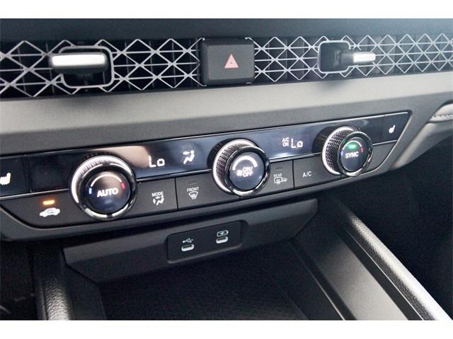 Photo of 2025 Platinum White Pearl Honda Accord