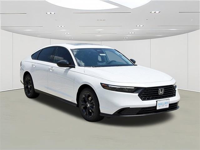 Photo of 2025 Platinum White Pearl Honda Accord