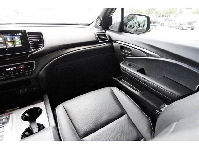 Photo of 2025 Black Honda Passport
