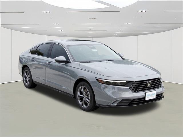 Photo of 2025 Urban Gray Pearl Honda Accord Hybrid