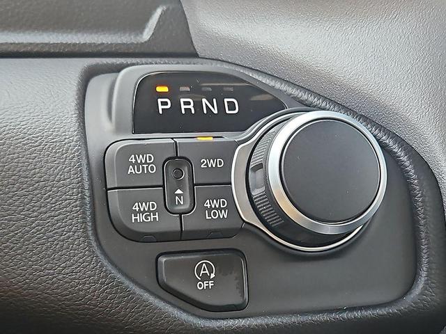 Photo of 2025 Diamond Black Crystal Pearlcoat RAM 1500