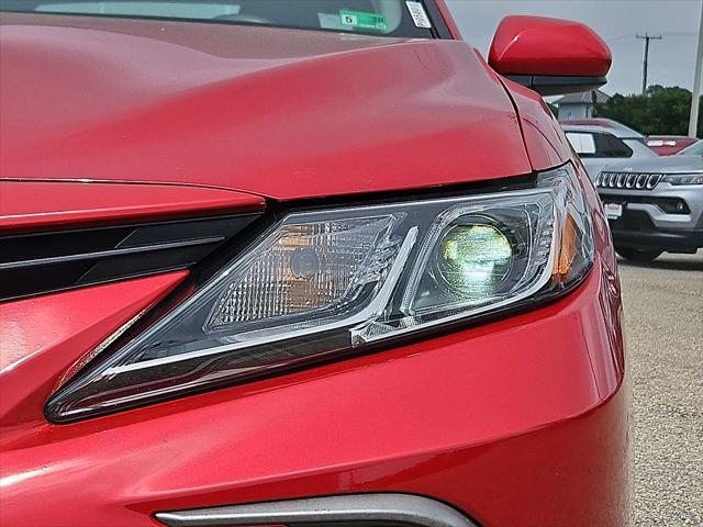 Photo of 2023 Supersonic Red Toyota Camry