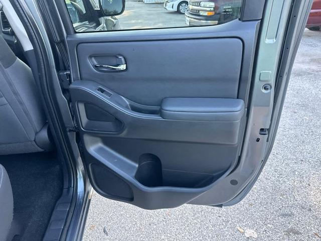 Photo of 2022 Gun Metallic Nissan Frontier