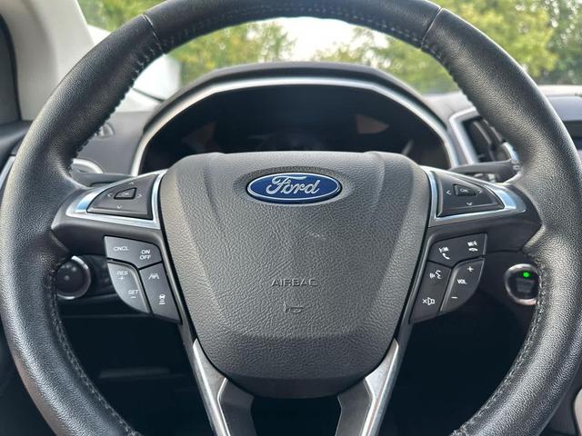 Photo of 2019 Magnetic Metallic Ford Edge