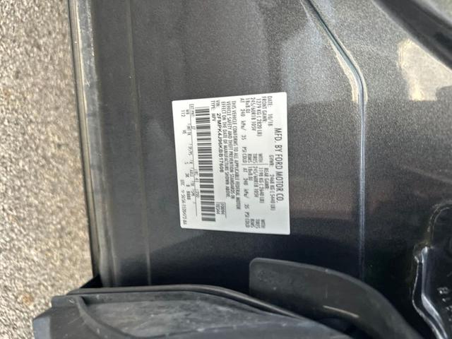 Photo of 2019 Magnetic Metallic Ford Edge
