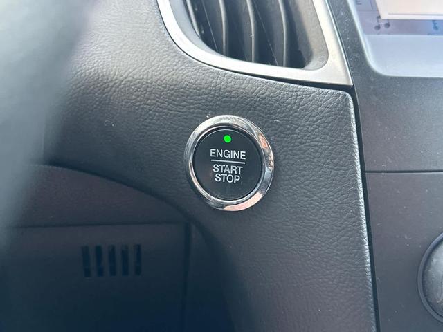 Photo of 2019 Magnetic Metallic Ford Edge