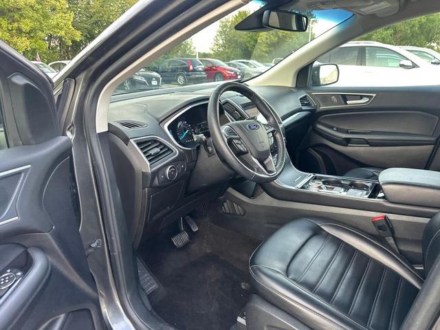 Photo of 2019 Magnetic Metallic Ford Edge