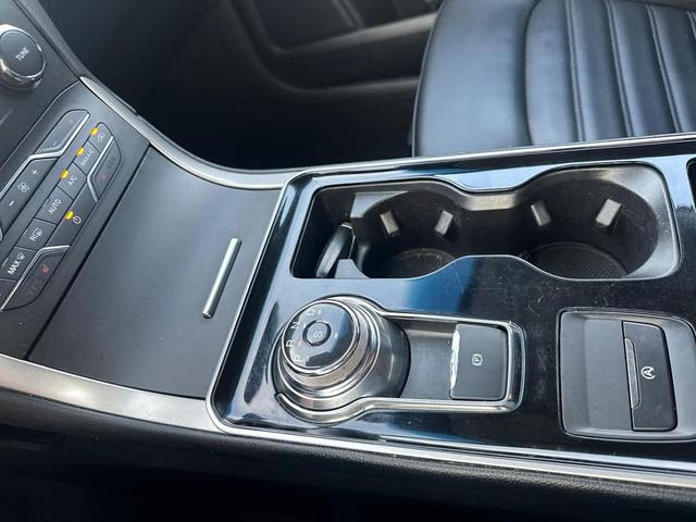 Photo of 2019 Magnetic Metallic Ford Edge