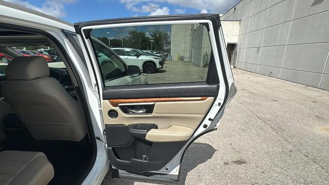 Photo of 2017 WHI/White Honda CR-V