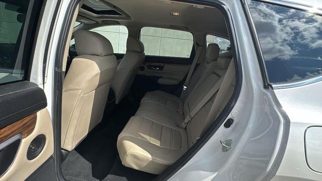 Photo of 2017 WHI/White Honda CR-V