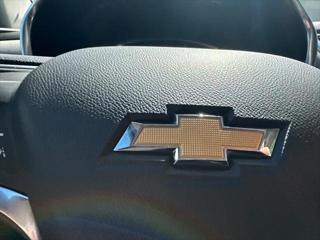 Photo of 2021 Pacific Blue Metallic Chevrolet Equinox