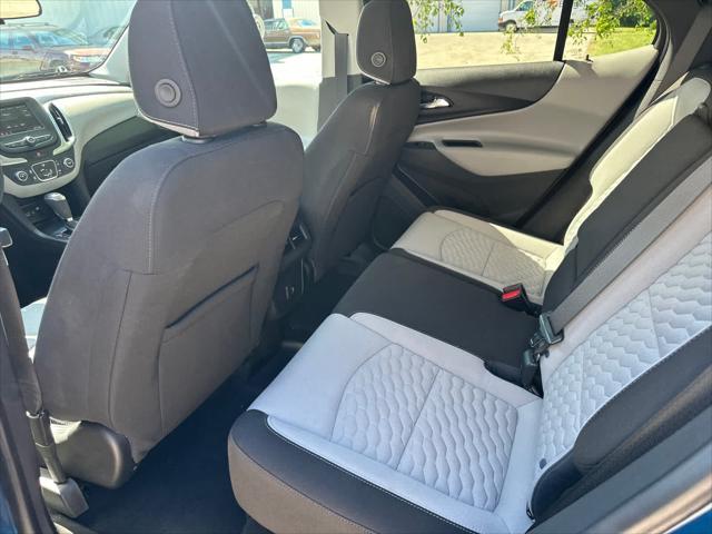 Photo of 2021 Pacific Blue Metallic Chevrolet Equinox