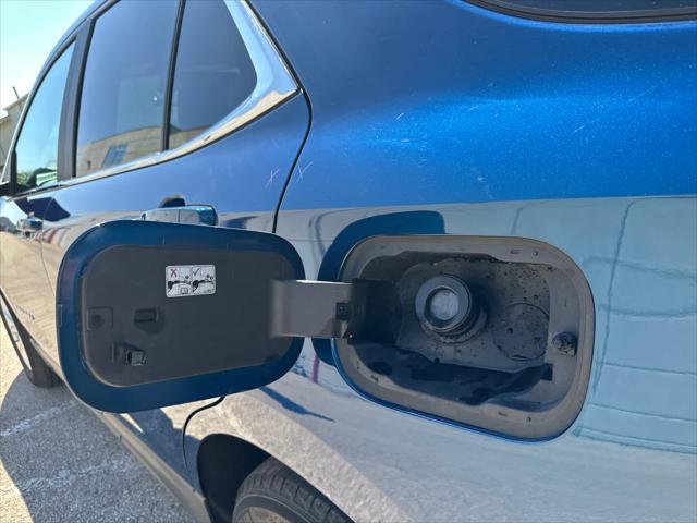 Photo of 2021 Pacific Blue Metallic Chevrolet Equinox