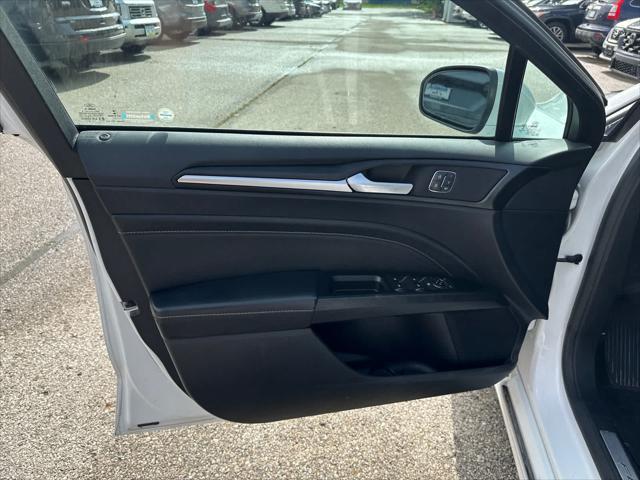 Photo of 2019 White Platinum Metallic Tri-Coat Ford Fusion