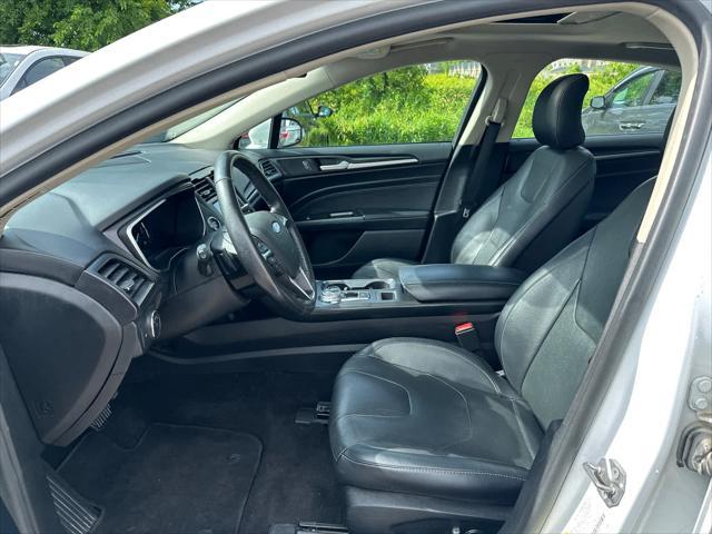 Photo of 2019 White Platinum Metallic Tri-Coat Ford Fusion