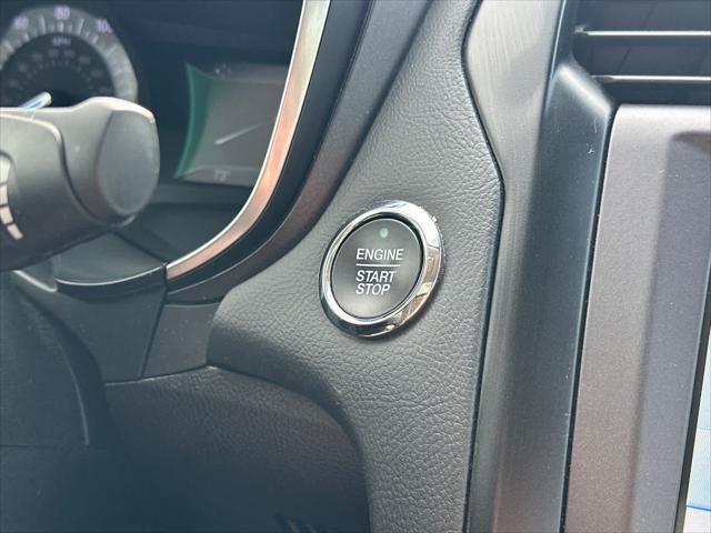 Photo of 2019 White Platinum Metallic Tri-Coat Ford Fusion