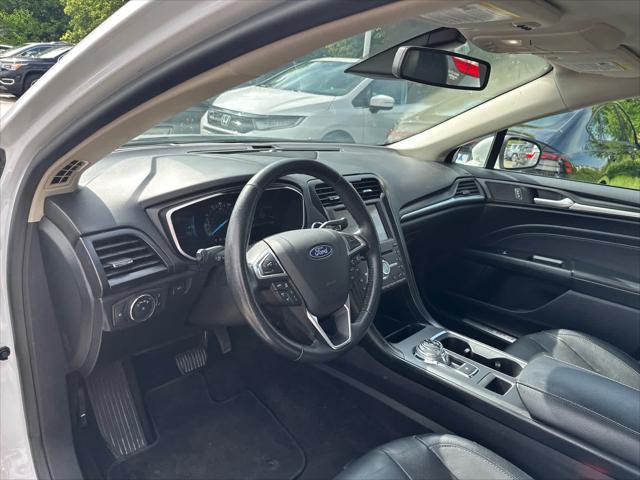 Photo of 2019 White Platinum Metallic Tri-Coat Ford Fusion