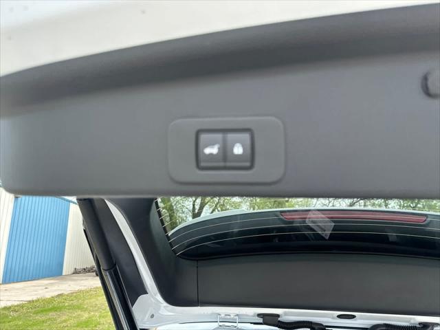 Photo of 2025 Everest White Pearl Tricoat Nissan Murano