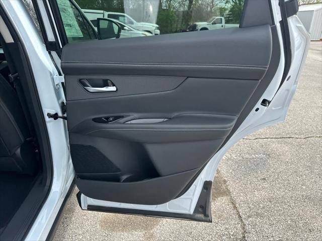 Photo of 2025 Everest White Pearl Tricoat Nissan Murano