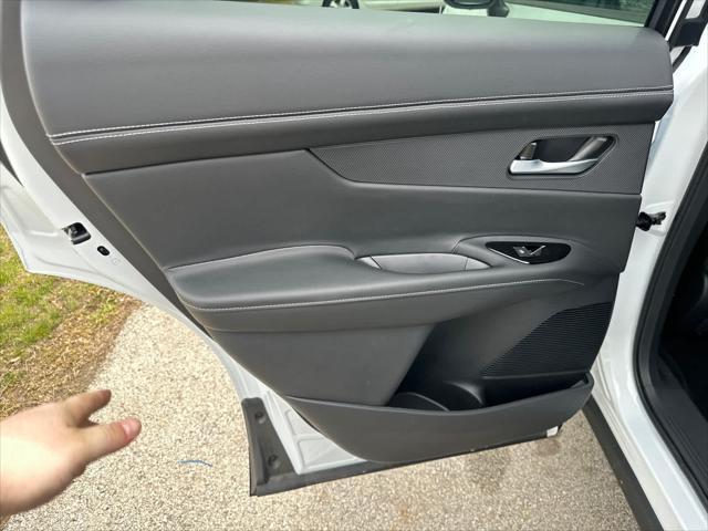 Photo of 2025 Everest White Pearl Tricoat Nissan Murano