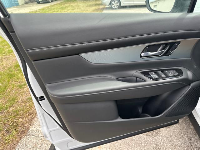 Photo of 2025 Everest White Pearl Tricoat Nissan Murano