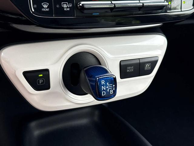 Photo of 2018 Magnetic Gray Metallic Toyota Prius