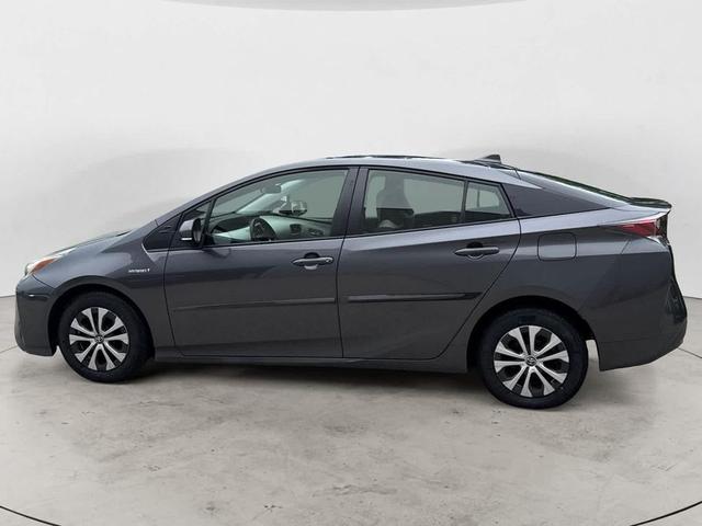 Photo of 2018 Magnetic Gray Metallic Toyota Prius