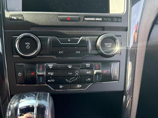 Photo of 2018 WHI/White Ford Explorer