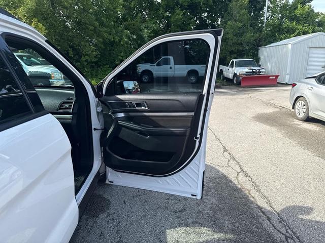Photo of 2018 WHI/White Ford Explorer