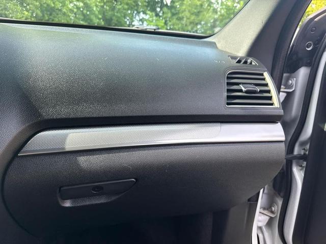 Photo of 2018 WHI/White Ford Explorer