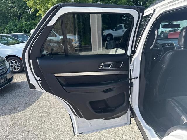 Photo of 2018 WHI/White Ford Explorer
