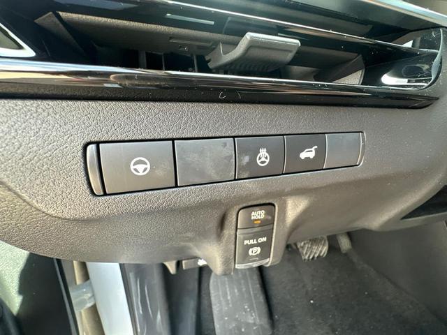 Photo of 2025 Everest White Pearl Tricoat Nissan Murano