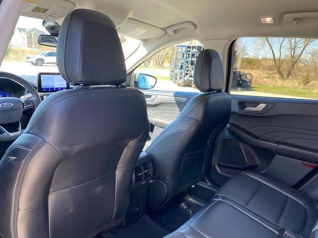 Photo of 2022 Agate Black Metallic Ford Escape