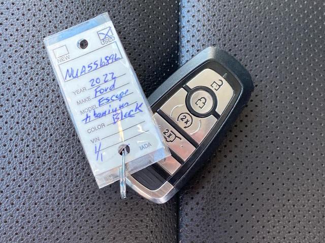 Photo of 2022 Agate Black Metallic Ford Escape